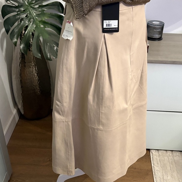 Elegant Tan Skirt - Picture 2 of 5